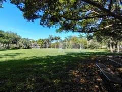 Building Photo - 659 Verona Pl