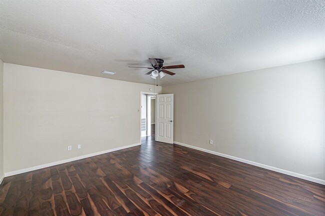 Building Photo - 15702 Pagehurst Dr