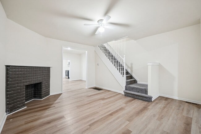 Building Photo - 1003 S 53rd St