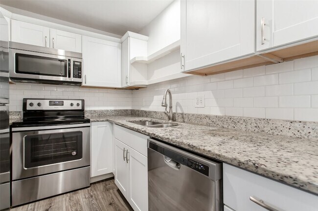 Building Photo - 5722 Gaston Ave