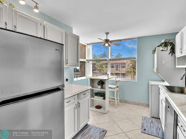 Building Photo - 5200 N Ocean Blvd