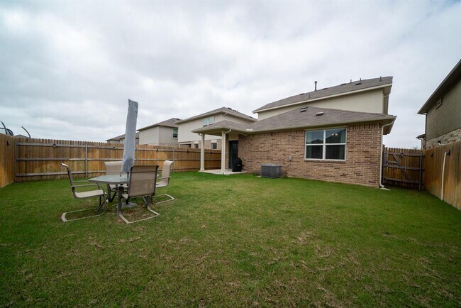 Building Photo - 1228 Vogel Dr