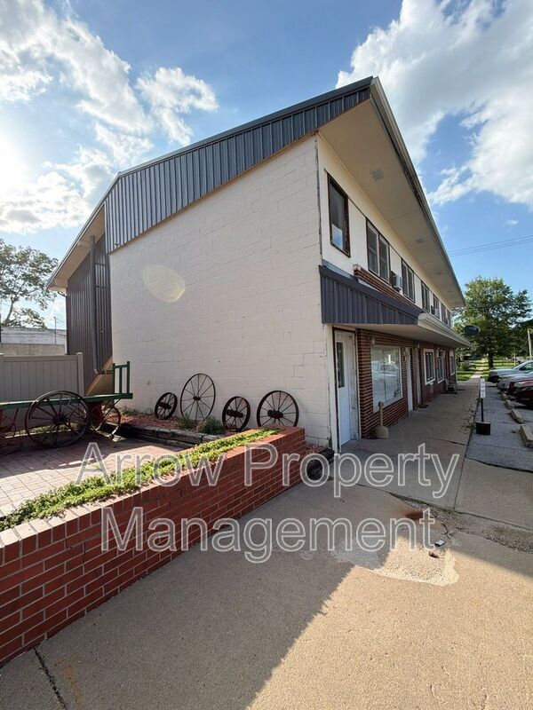 Building Photo - 141 N 4th St