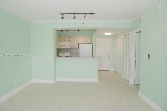 Building Photo - 2665 SW 37th Ave
