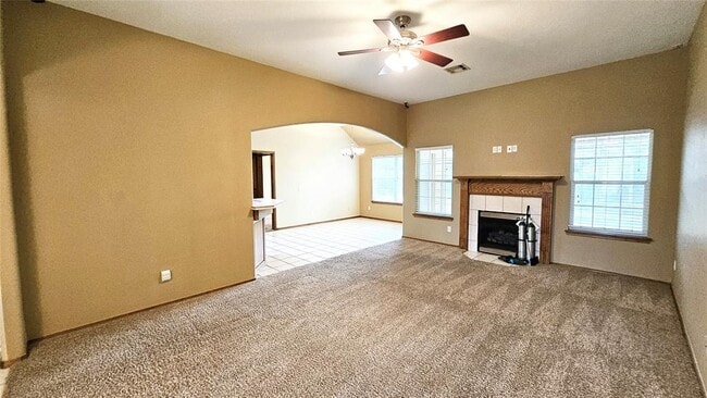 Building Photo - 420 E Plantation Terrace