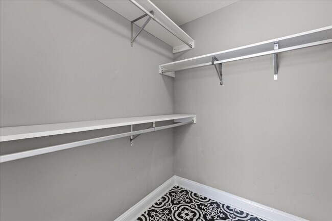 Building Photo - 3710 Windhaven Ct