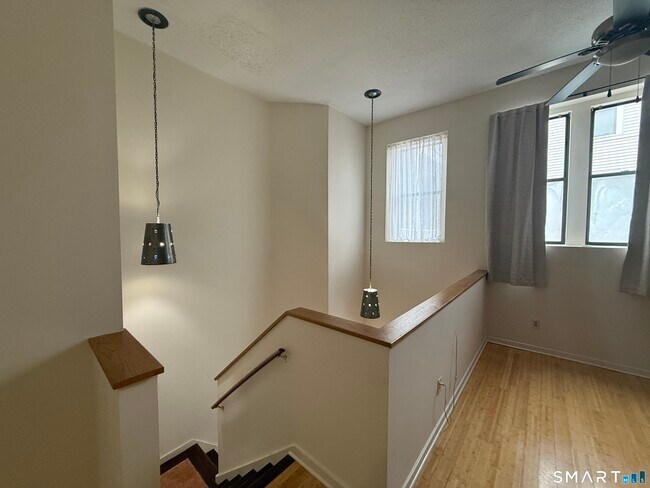 Building Photo - 83 Washington St