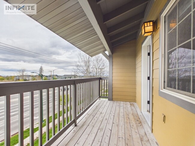 Building Photo - Top-Floor 2BR/2BA – Bright, Clean & Move-In Ready