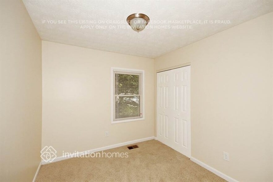 Building Photo - 208 Clydesdale Rd