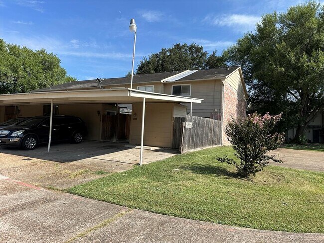 Building Photo - 12889 High Star Dr