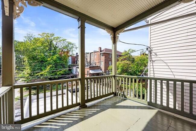 Building Photo - 3314 Auchentoroly Terrace