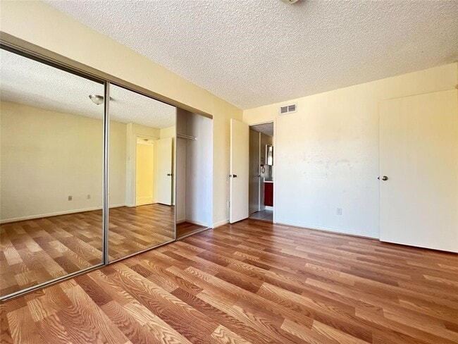 Building Photo - 12400 Overbrook Ln