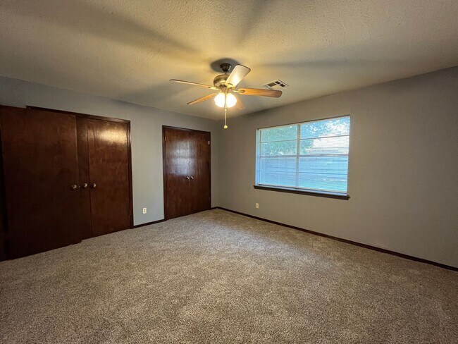 Building Photo - 39th Street Duplex