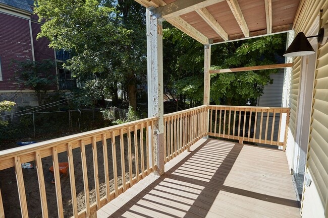 Building Photo - Newly Renovated - Central AC - Patio - Close to T