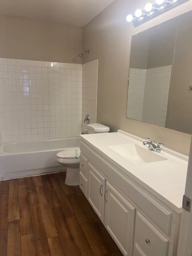 Building Photo - Single Story Home Ready for Move In