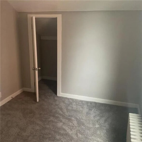 Building Photo - 1818 Plainview Ave