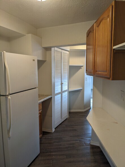 Building Photo - 3118 E MARIETTA AVE APT 2