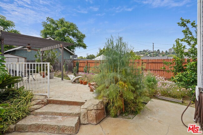 Building Photo - 6122 Strickland Ave