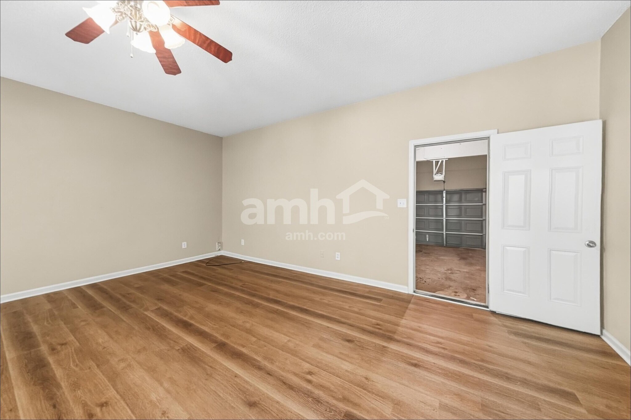 Building Photo - 3094 Lonetree Point