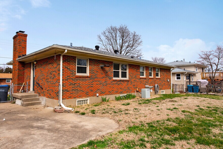 Building Photo - 7306 Tangelo Dr