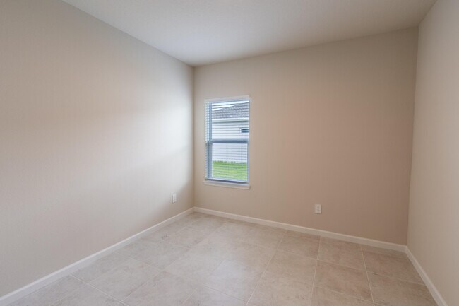 Building Photo - 4389 Lago Cir