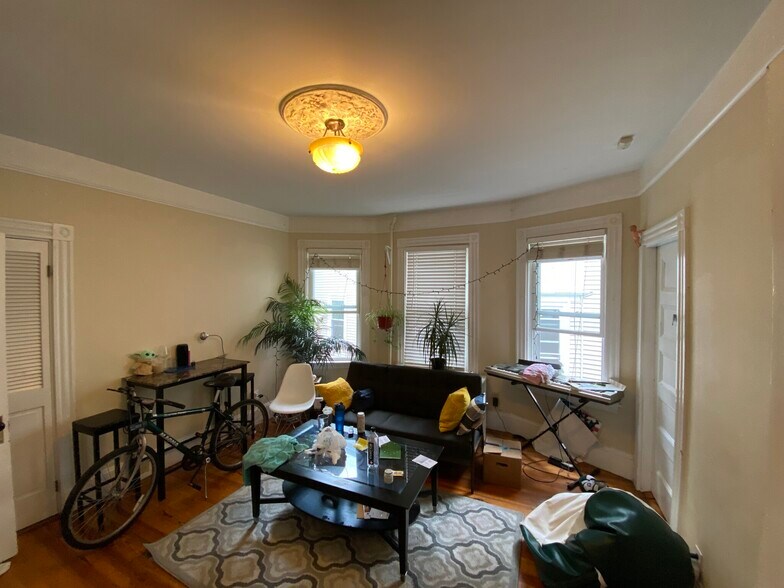 Building Photo - 10 Oswald St