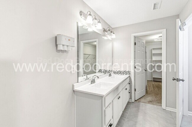 Building Photo - 8276 Sonata Pl