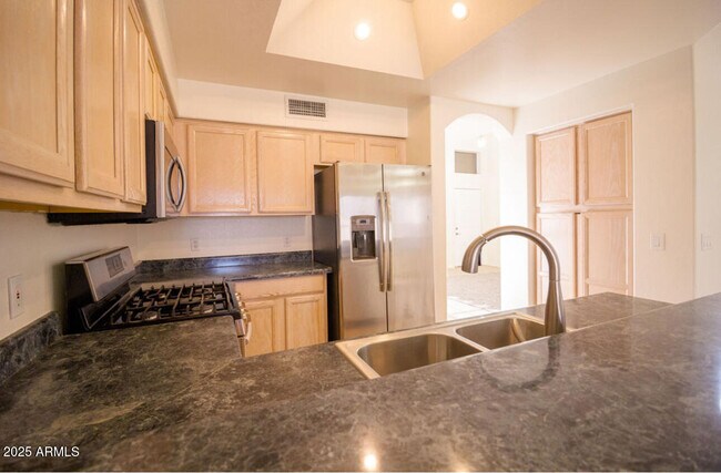 Building Photo - 4925 W Wahalla Ln