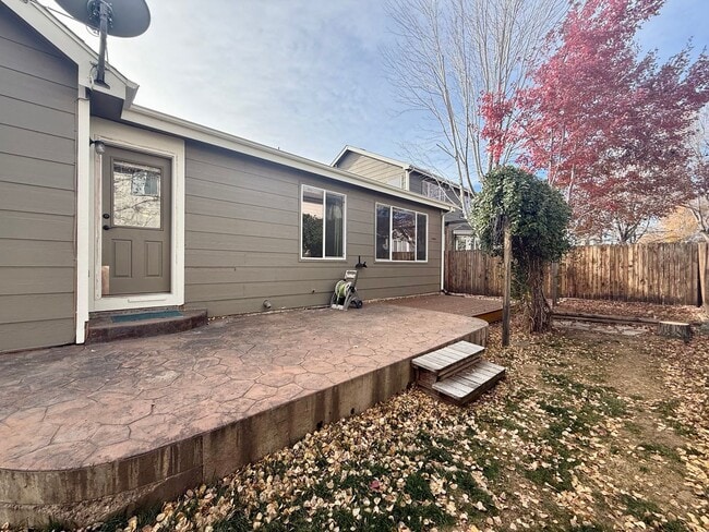 Building Photo - 3 bedroom, 2 Bath Ranch Home with 2 Car Attached Garage (WEEKLY MOWING INCLUDED) in South Fort Co...