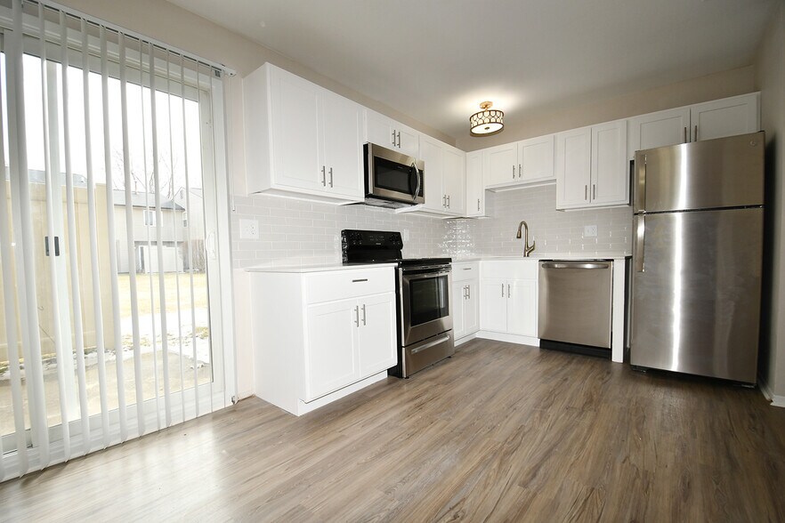 Rochester Villas 1070 Villa Park Dr Troy MI 48085 Apartment Finder