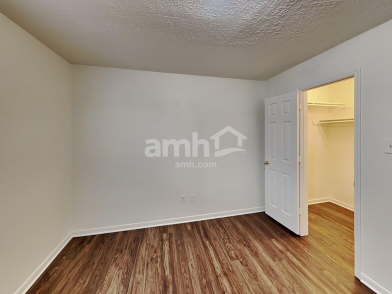 Building Photo - 21027 Deauville Dr