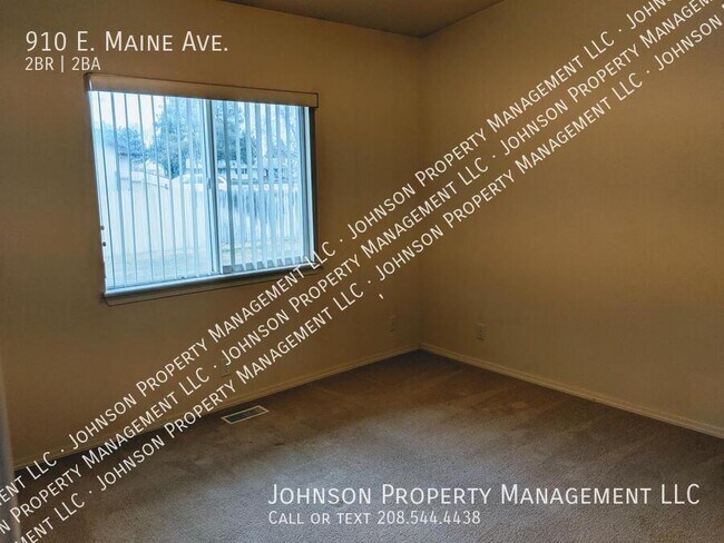 Building Photo - 910 E Maine Ave