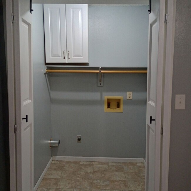 Building Photo - S0272-MF2