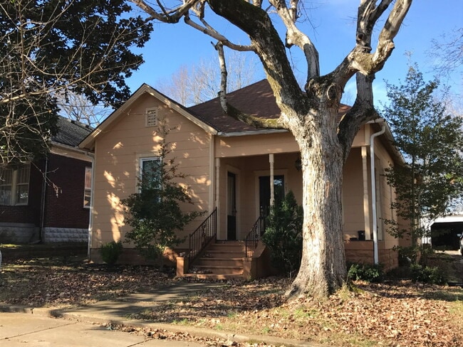 Building Photo - For Rent: 2BR, 1BA duplex