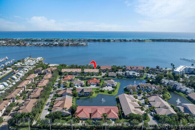 Building Photo - 88 N Lakeshore Dr