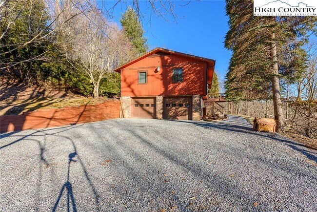 Building Photo - 1776 Beech Mountain Pkwy