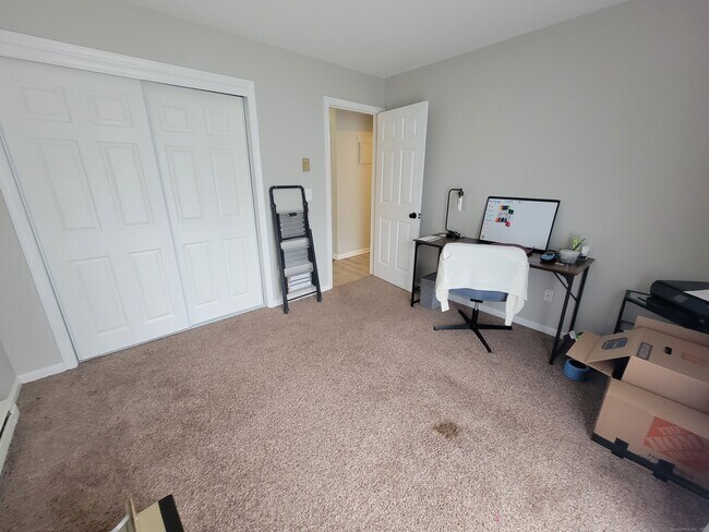 Building Photo - 39 Willow Springs