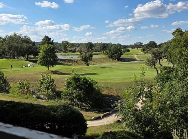 Building Photo - FOR LEASE!!