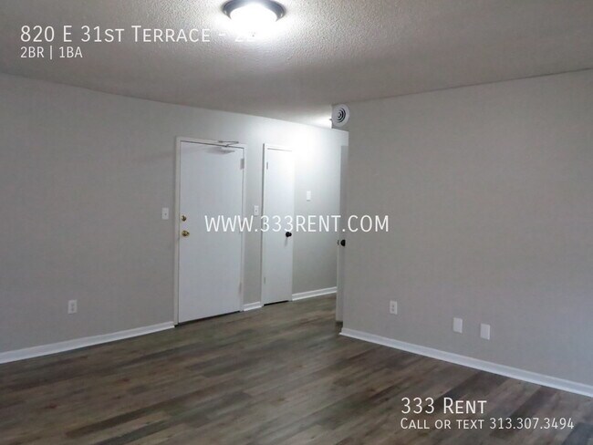 Building Photo - 820 E 31 Terrace