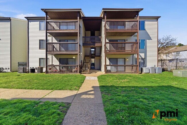 Building Photo - GATED COMMUNITY FULLY RENOVATED 1 BED 1 BATH WITH BALCONY AND POOL FOR RENT IN HAMPTON!