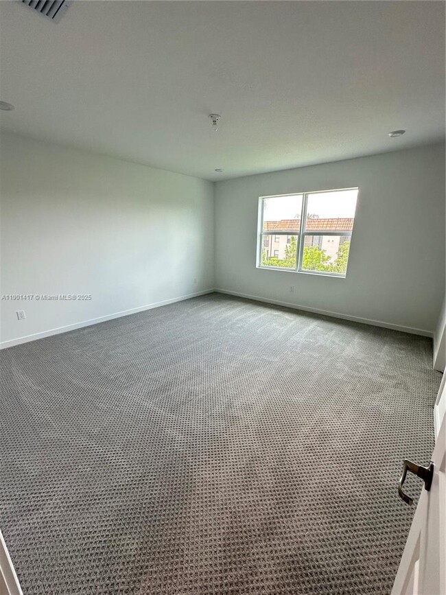 Building Photo - 7262 Lenora Ln