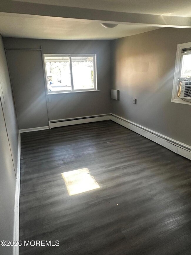 Building Photo - 114 W 4th St