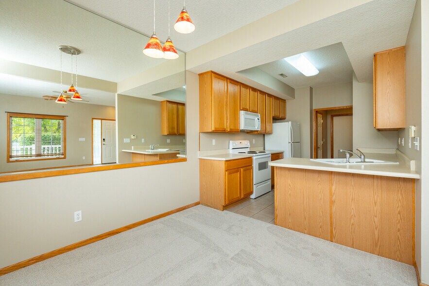 Building Photo - 1172 S 52nd St