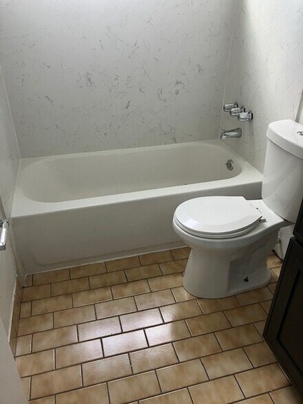 Building Photo - 5405 Morrow Dr