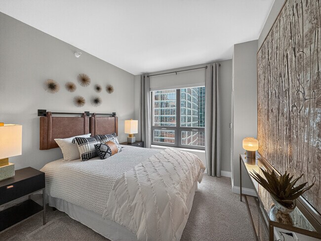 Building Photo - 61 W Hubbard St