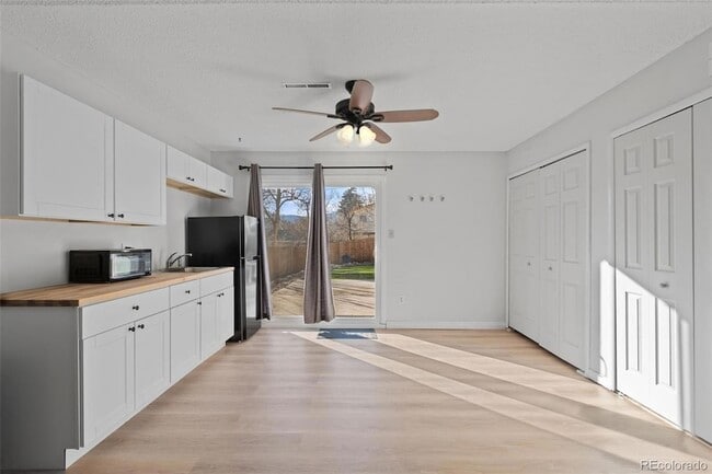 Building Photo - 1438 Laurette Dr