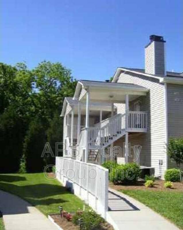 Building Photo - 7328 Riverview Knoll Ct