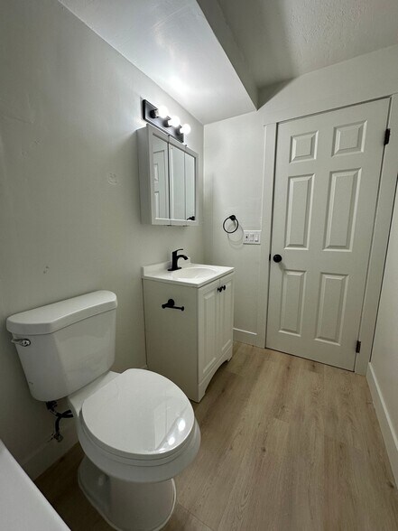 Building Photo - 1340 S 200 E