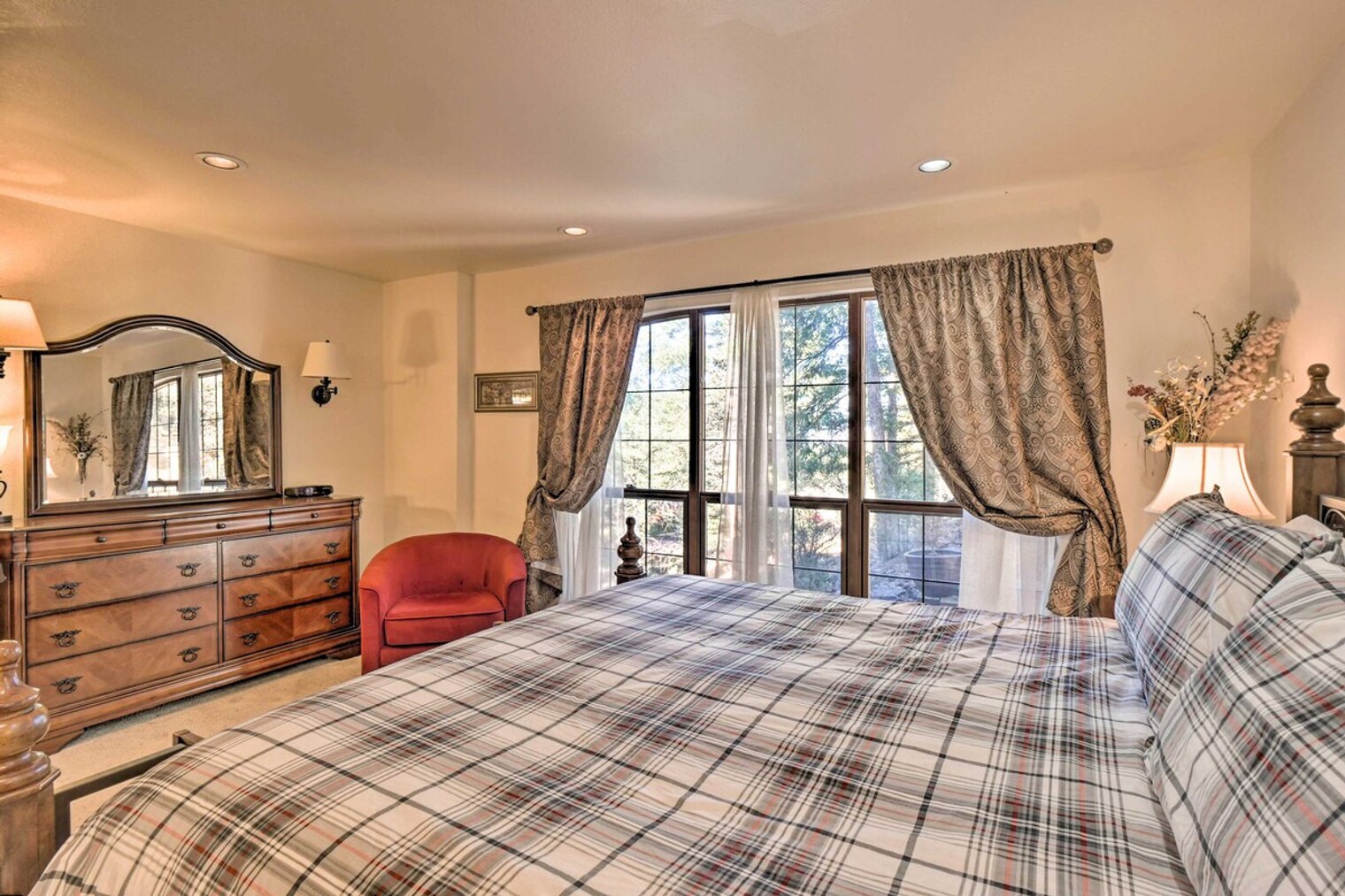 Building Photo - 1131 Pine Ridge Rd