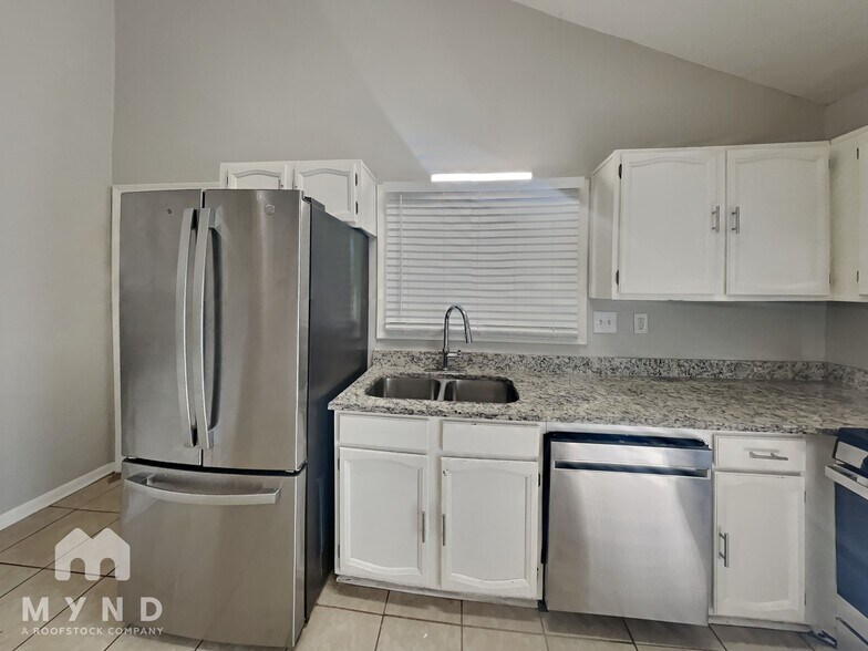 Building Photo - 2616 Fieldstone View Ln SE